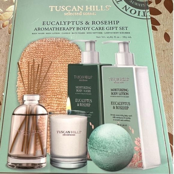 Tuscan Hill Eucalyptus & Rose Hip Aromatherapy Body Care Gift Set - NEW - Picture 1 of 5